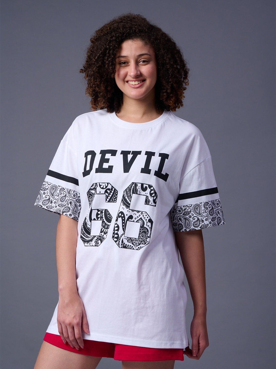 

GO DEVIL Typography Printed Round Neck Drop-Shoulder Sleeves T-shirt, White