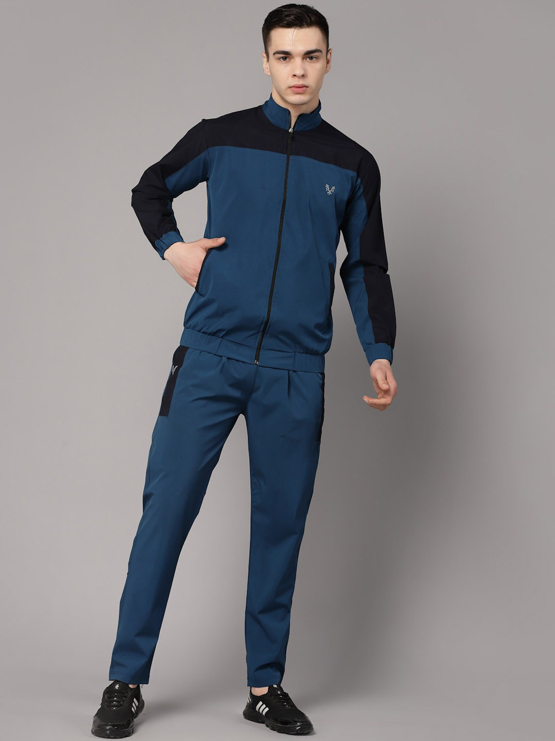 

UZARUS Colourblocked Mock Collar Jacket & Trackpant, Blue