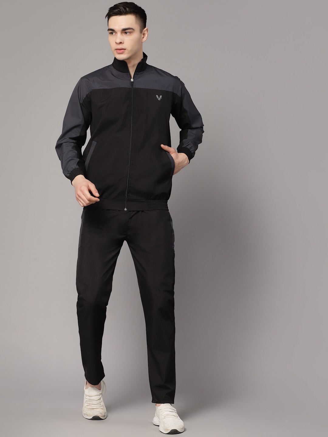 

UZARUS Colourblocked Mock Collar Jacket & Trackpant, Black
