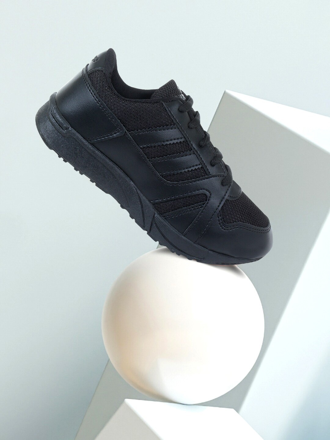 

Champs Boys Mesh Running Shoes, Black