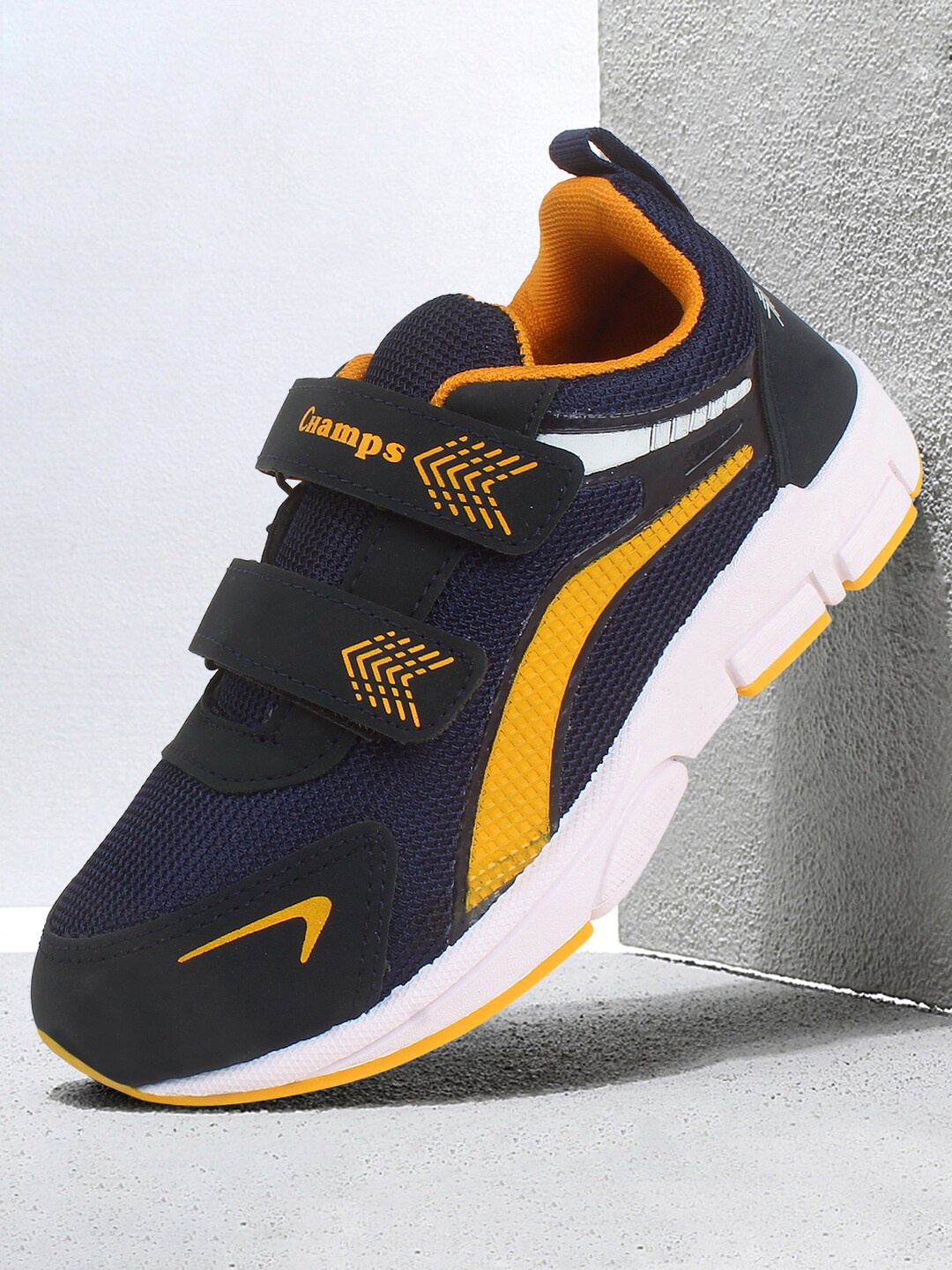 

Champs Boys Mesh Running Shoes, Navy blue
