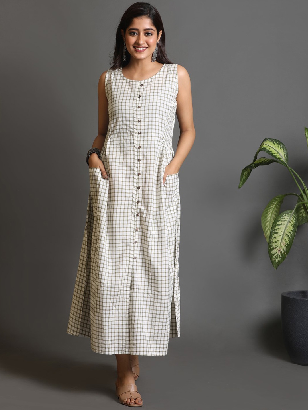 

Earthwear Women Checked Kurta, White