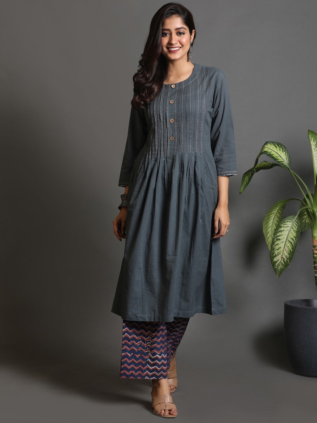 

Earthwear Women Kurta, Grey