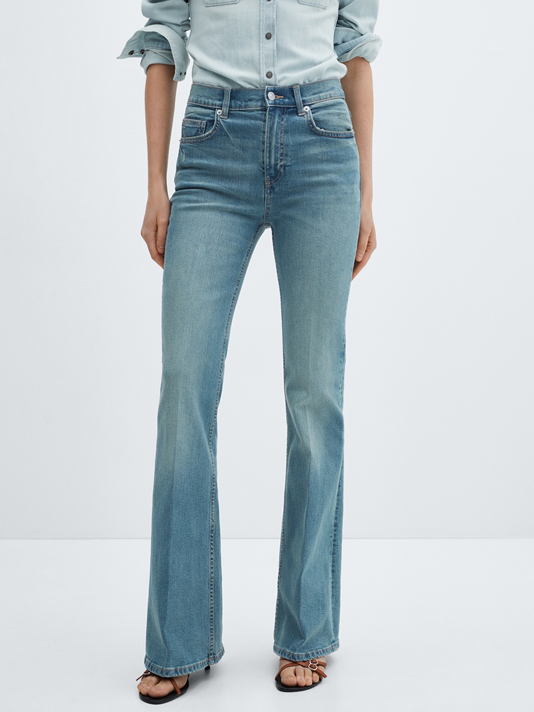 

MANGO Women Flared High-Rise Light Fade Stretchable Jeans, Blue