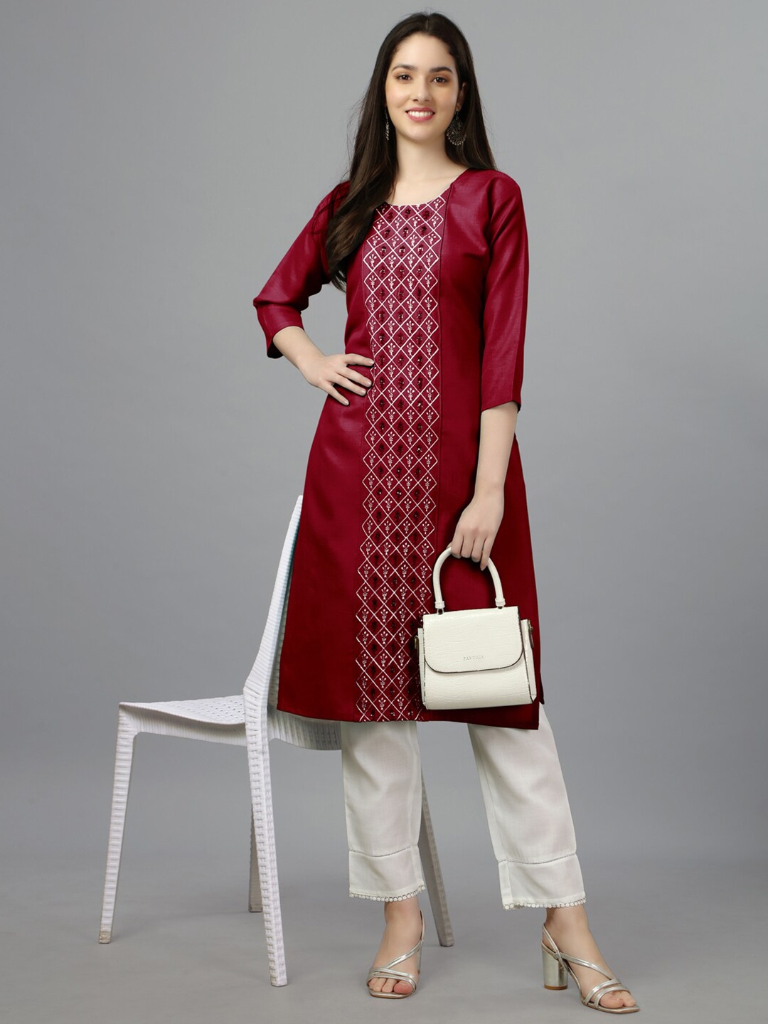 

ARADHNA Ethnic Motifs Embroidered Thread Work Detailed Straight Kurta, Maroon