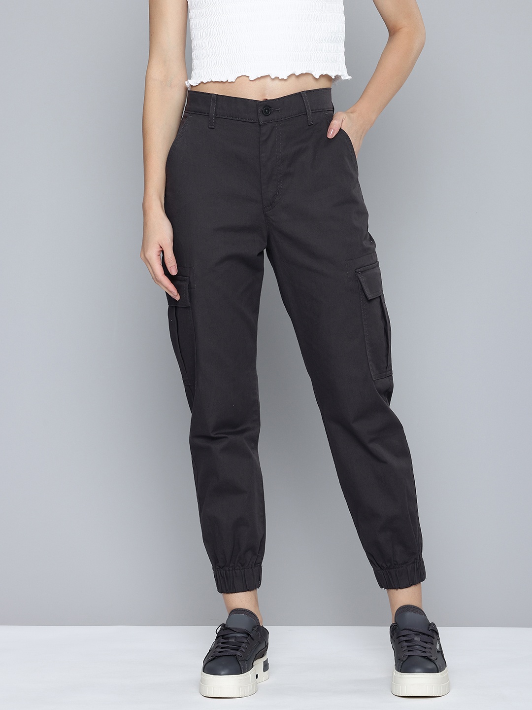 

Levis Women Joggers Cargo Trousers, Coffee brown