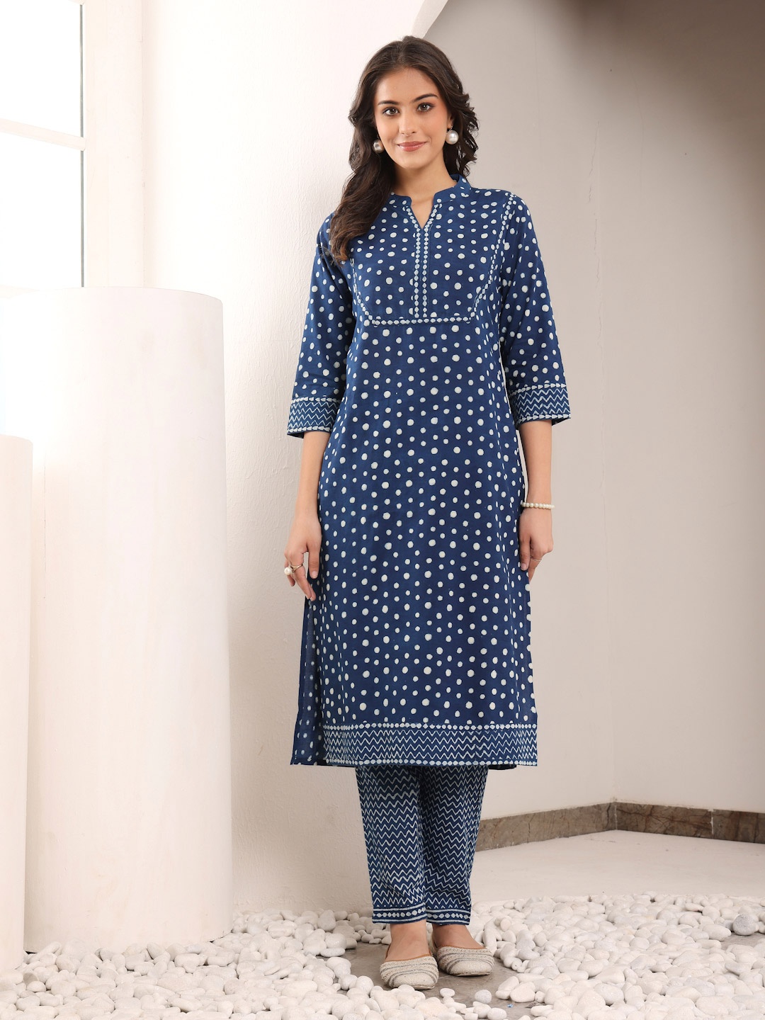 

SAVI Ethnic Motifs Printed Pure Cotton Straight Kurta With Trousers, Blue