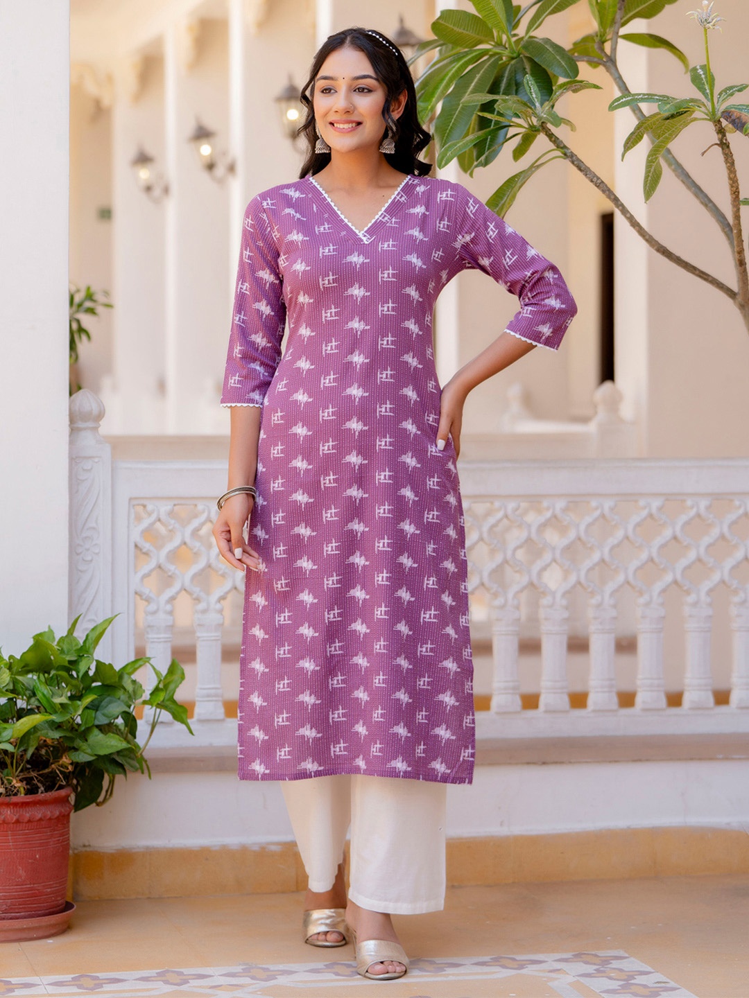 

Nayo Geometric Printed Cotton Kurta, Purple