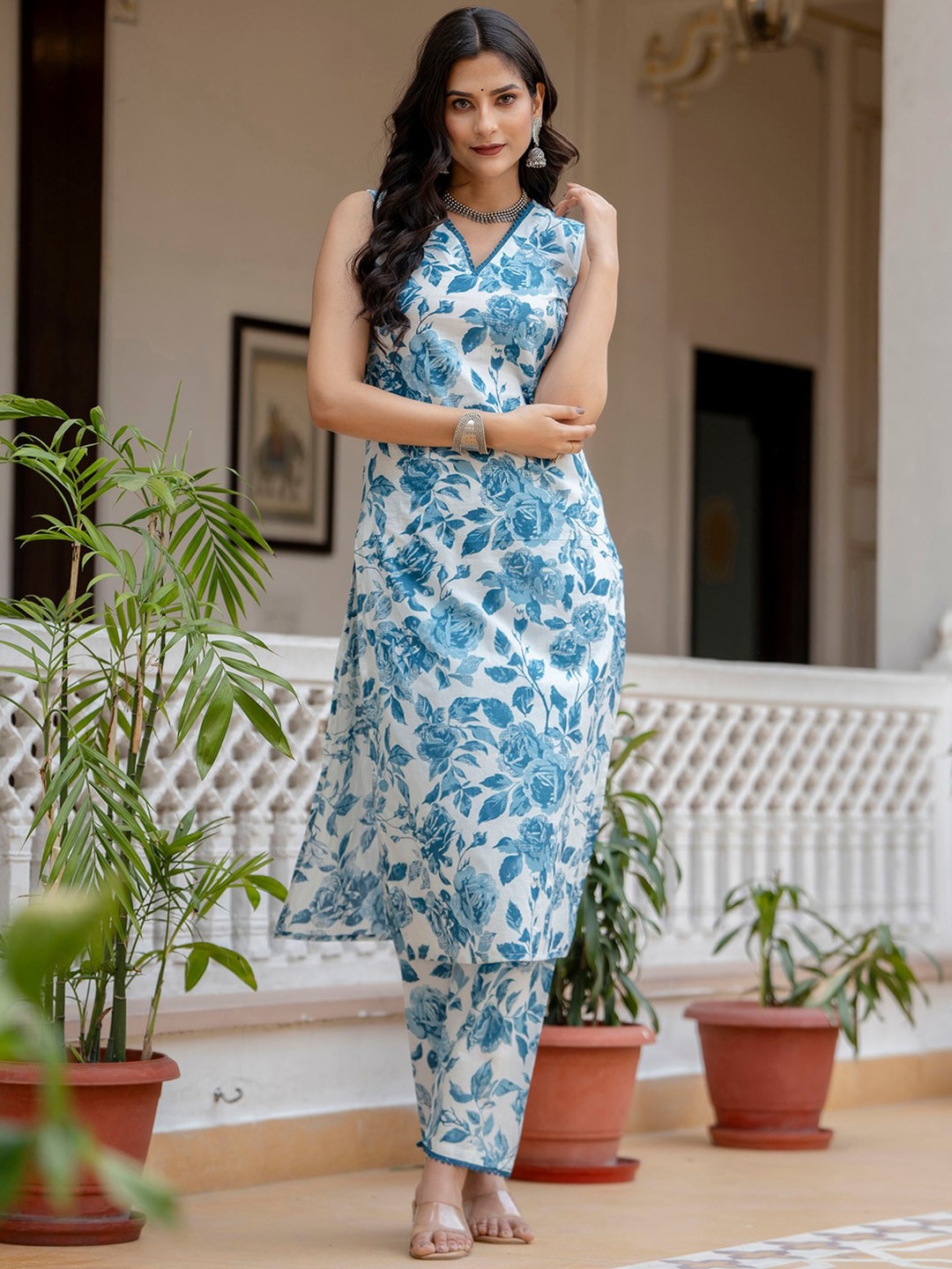 

Nayo Floral Printed Regular Pure Cotton Kurta & Trousers, Blue