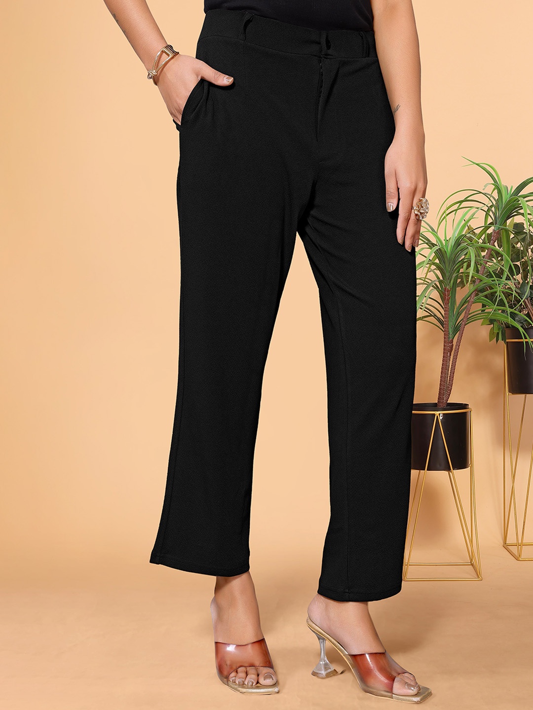 

HARPITA Women Relaxed Mid-Rise Trousers, Black