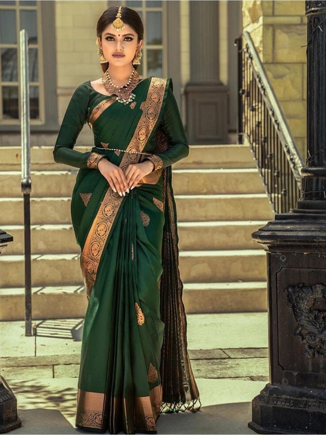 

RASVRITI Floral Woven Design Zari Pure Silk Kanjeevaram Saree, Green