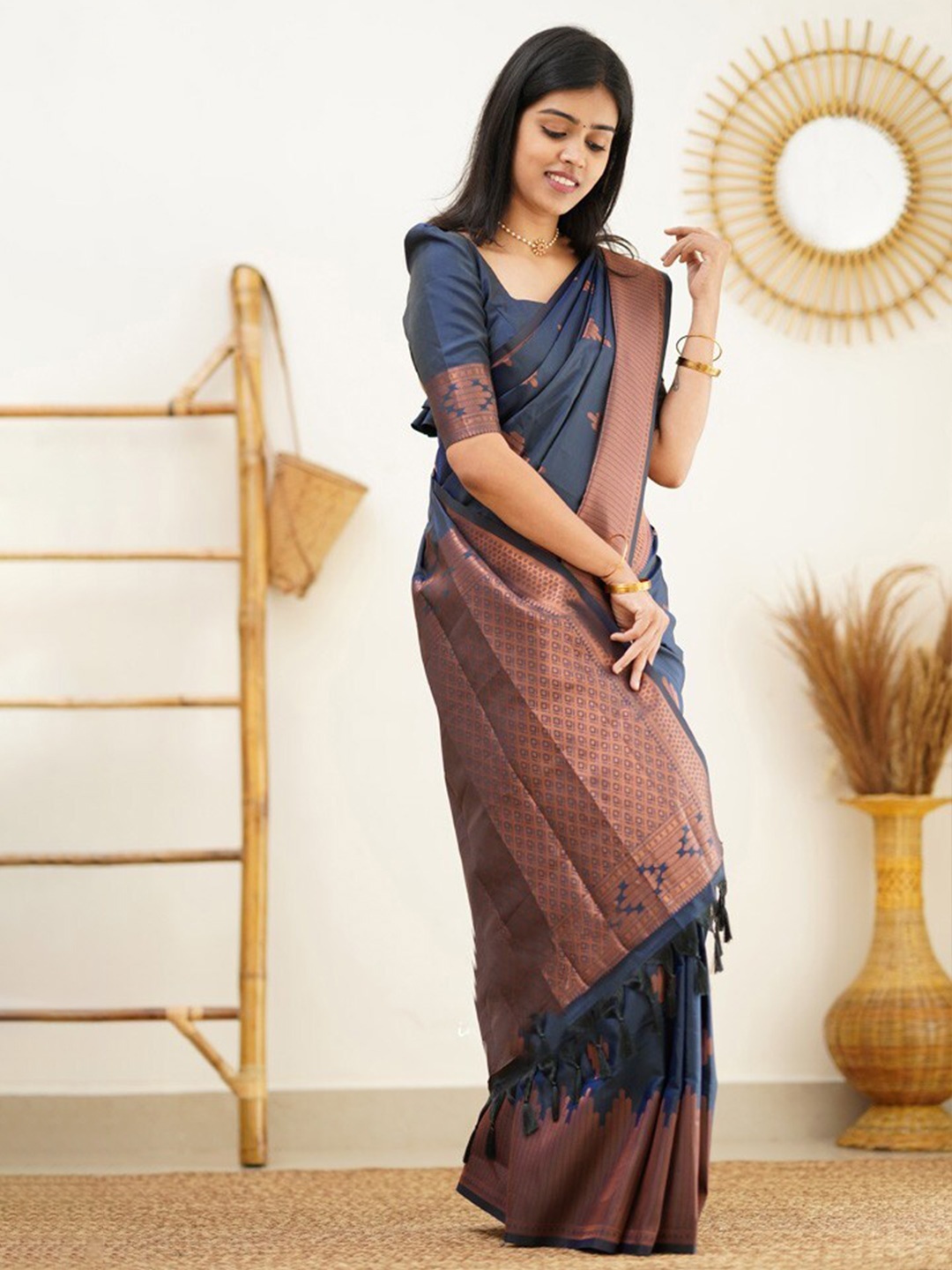 

RASVRITI Woven Design Zari Pure Silk Kanjeevaram Saree, Blue