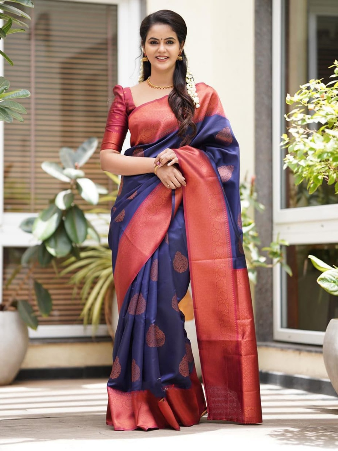 

RASVRITI Floral Woven Design Zari Pure Silk Kanjeevaram Saree, Blue