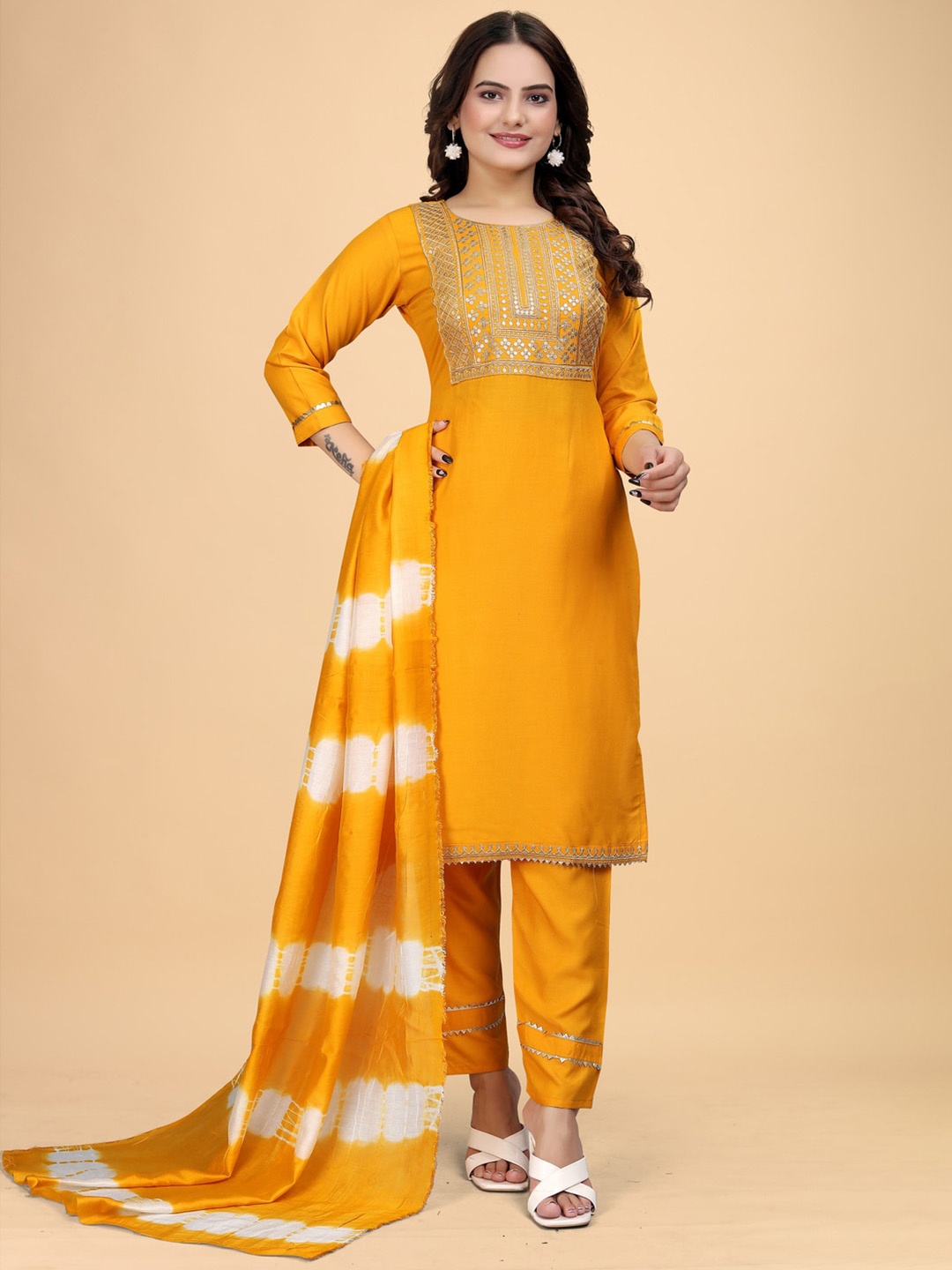 

Kandora Floral Embroidered Regular Thread Work Kurta with Trousers & With Dupatta, Mustard