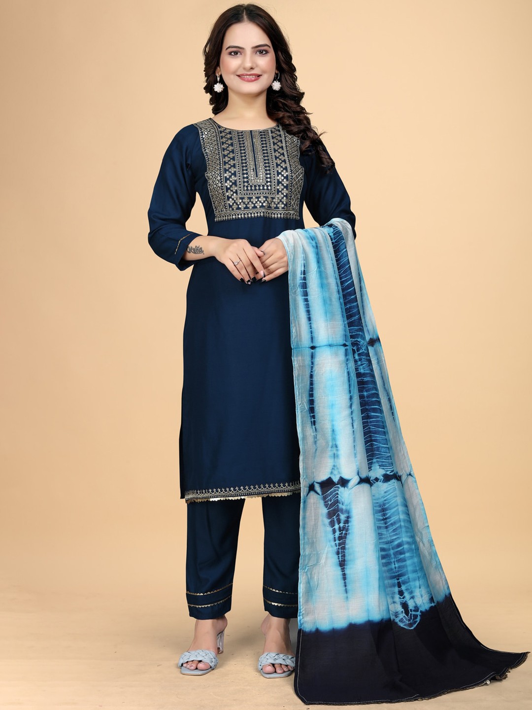 

Kandora Floral Embroidered Regular Kurta with Trousers & With Dupatta, Blue