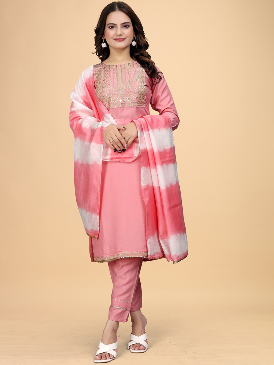 

Kandora Floral Yoke Design Regular Kurta with Trousers & With Dupatta, Peach