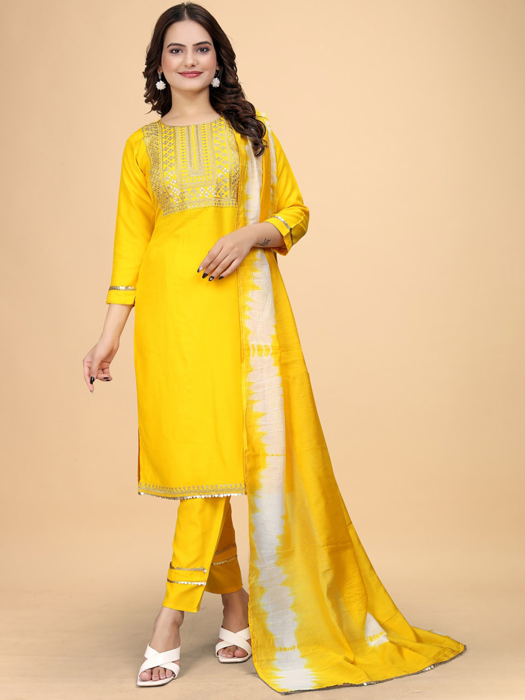 

Kandora Yoke Design Regular Kurta with Trousers & With Dupatta, Yellow
