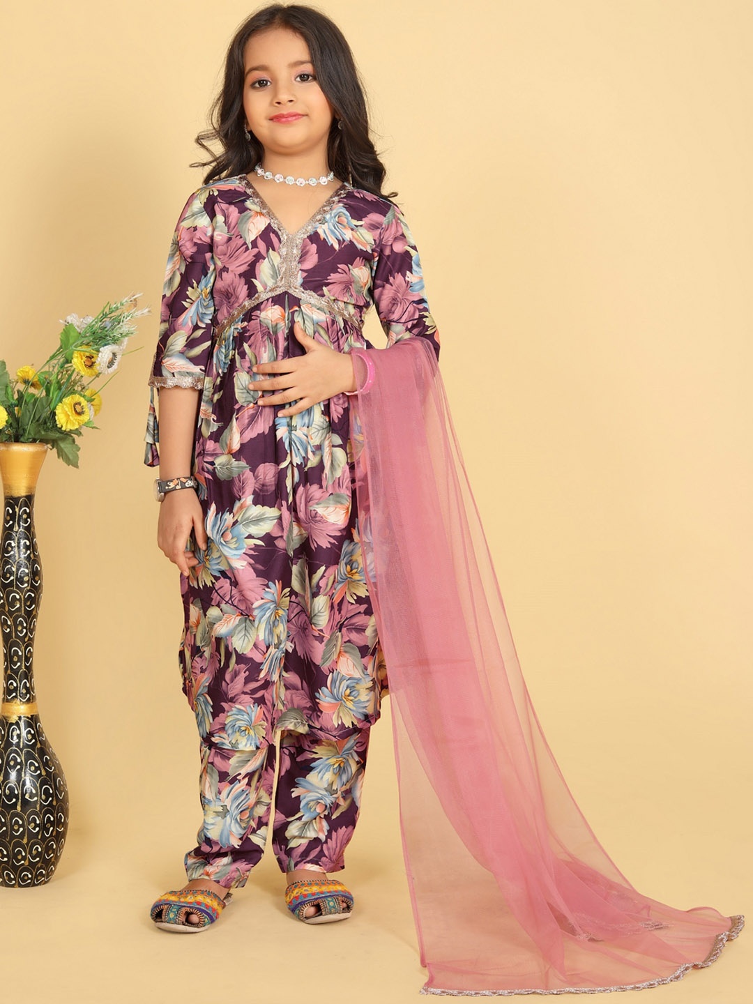 

BAESD Girls Floral Printed V-Neck Kurta with Pyjamas & Dupatta, Purple
