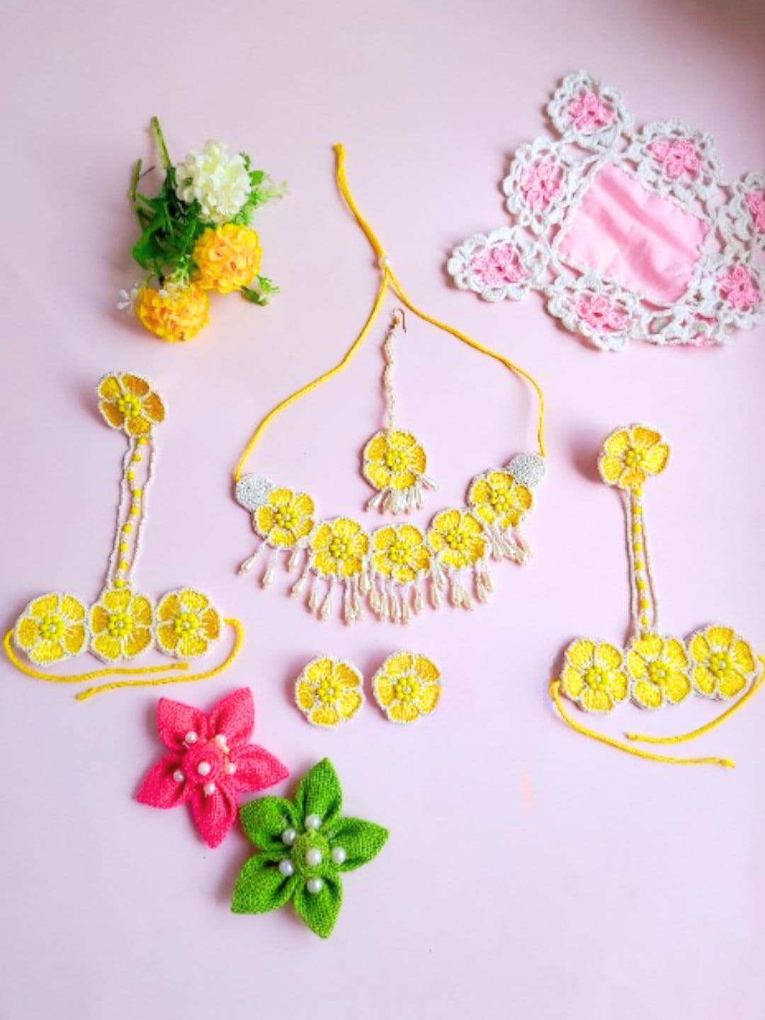 

Sangria Yellow Gold-Plated Beaded Jewellery Set