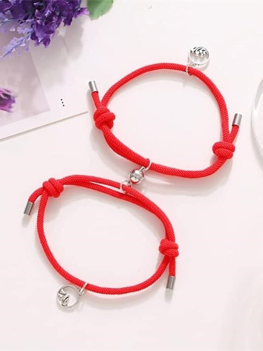 

MEENAZ Set of 2 Silver-Plated Couple Charm Bracelets