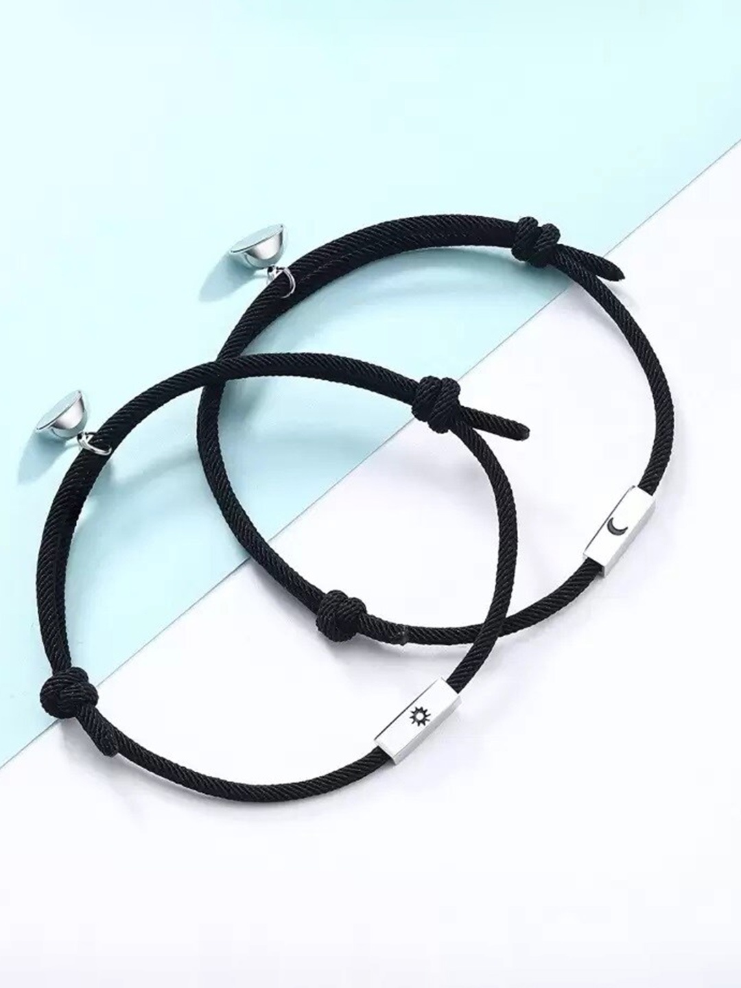 

MEENAZ Set of 2 Silver-Plated Couple Charm Bracelets
