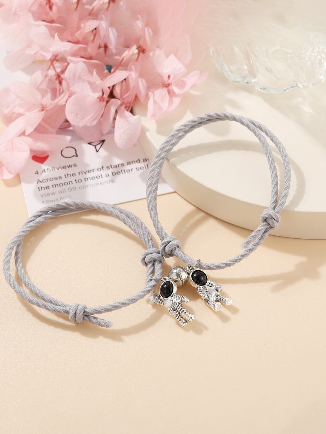 

MEENAZ Set of 2 Silver-Plated Couple Charm Bracelets