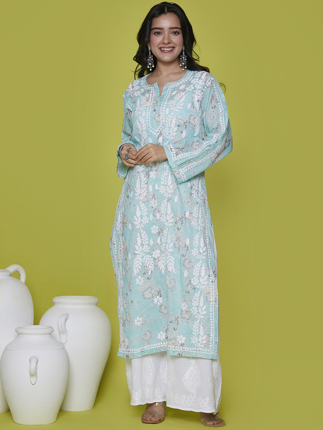 

House of Chikankari Women Paisley Dyed Keyhole Neck Flared Sleeves Thread Work Kurta, Blue