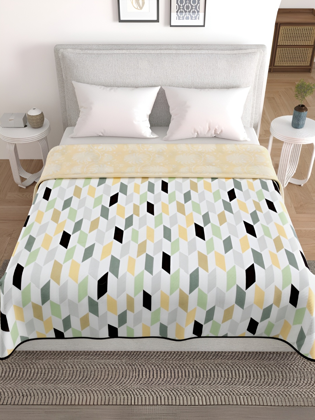

HOME AFFAIRS Beige & White Geometric Cotton AC Room 300 GSM Single Bed Dohar