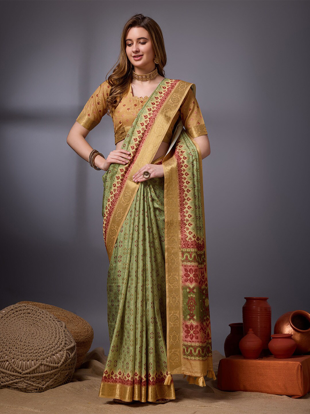 

Ishin Floral Zari Silk Cotton Saree, Green