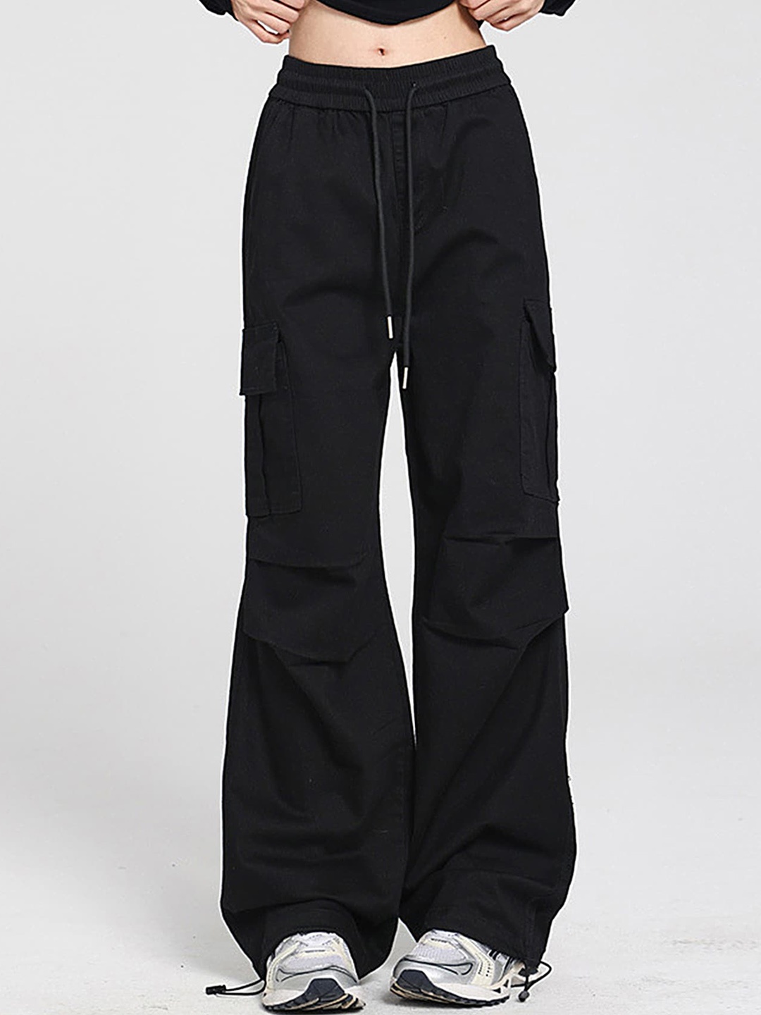 

LULU & SKY Women High-Rise Cargos Trouser, Black