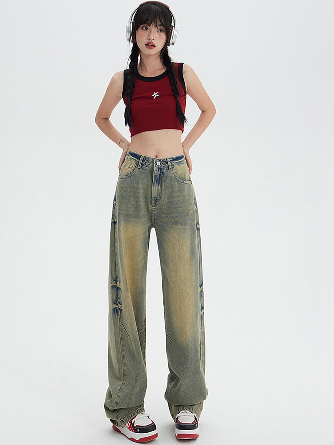 

LULU & SKY Women Straight Fit Heavy Fade Jeans, Blue