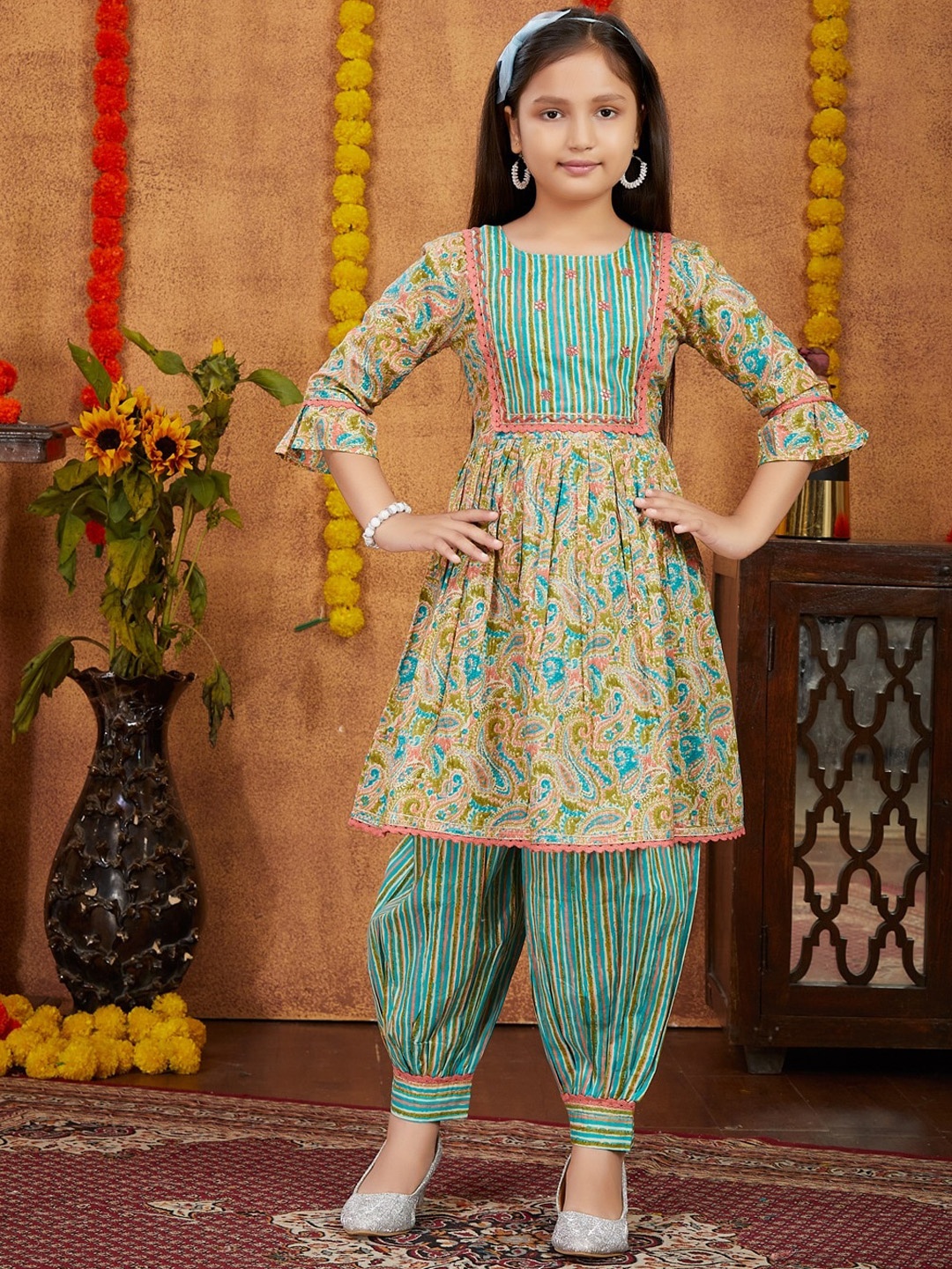

Aarika Girls Floral Printed Regular Pure Cotton Kurta with Salwar, Turquoise blue