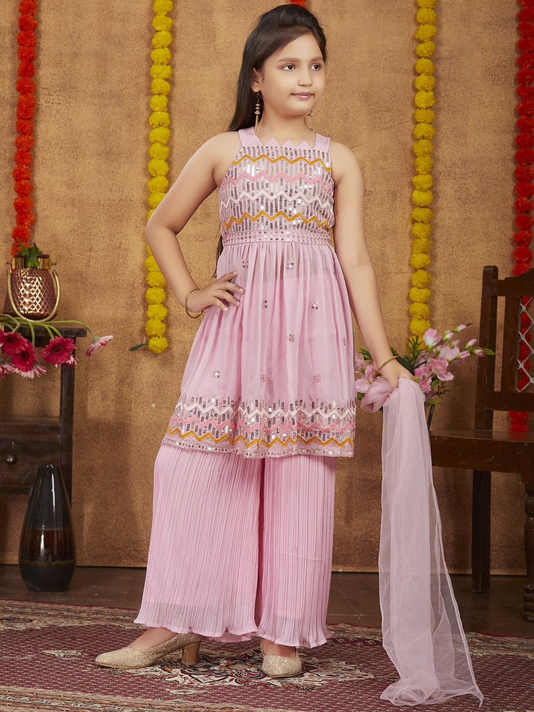 

Aarika Girls Floral Embroidered Regular Thread Work Kurta With Palazzos & Dupatta, Pink