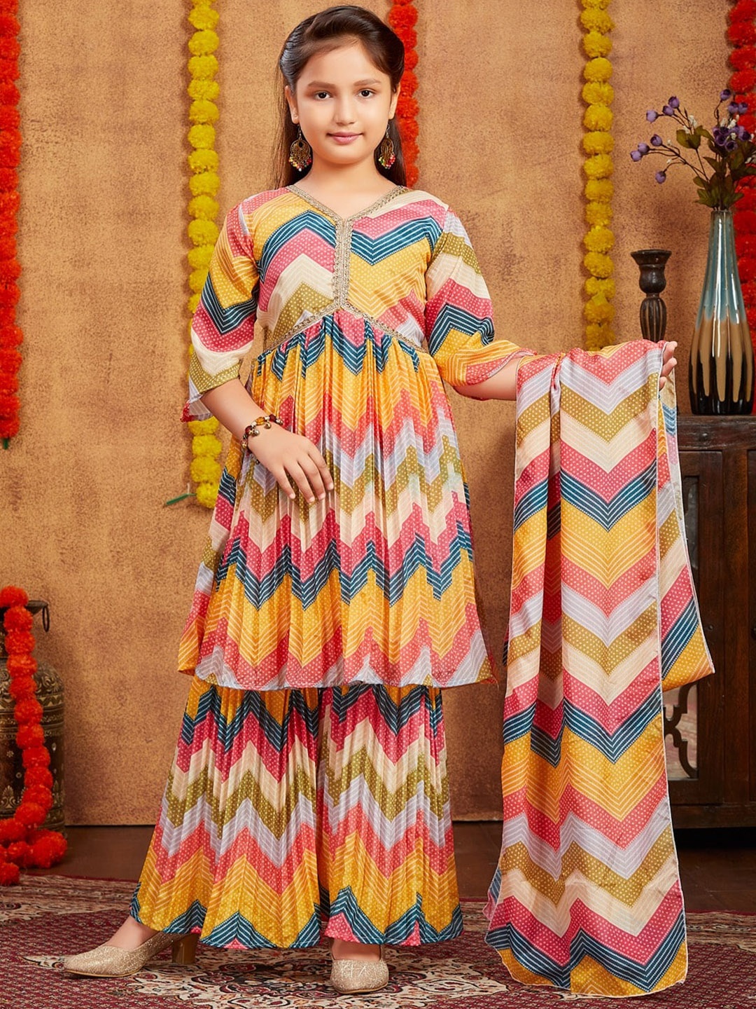 

Aarika Girls Printed Regular Pure Silk Kurta with Trousers, Yellow