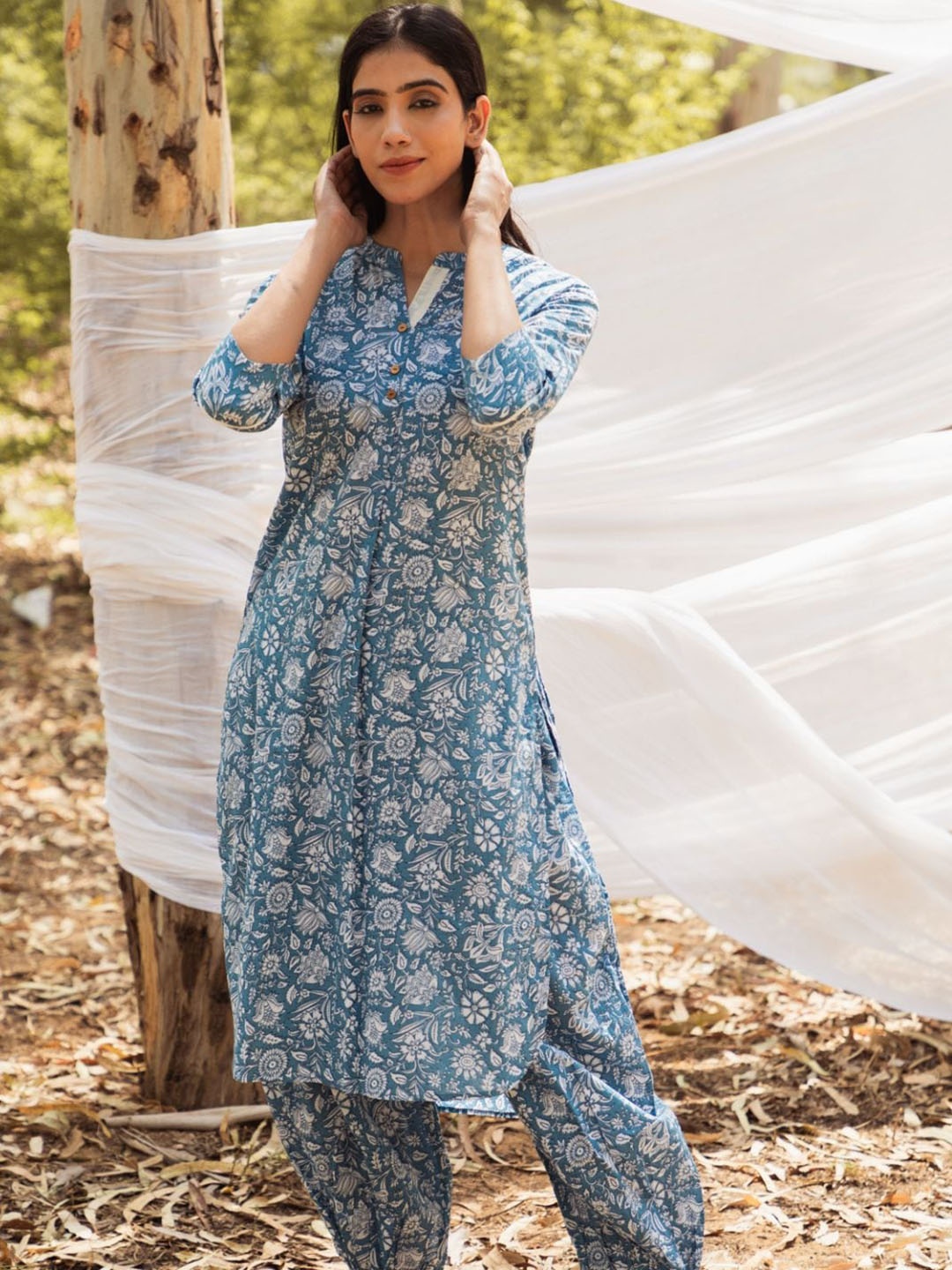 

Mera Rang Floral Printed Regular Pure Cotton Kurta with Harem Pants, Blue