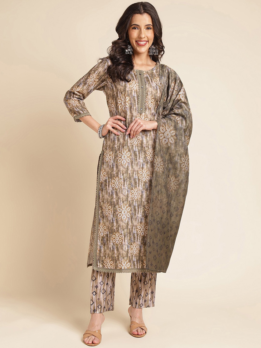

NAINVISH Floral Printed Regular Kurta with Trousers & With Dupatta, Beige