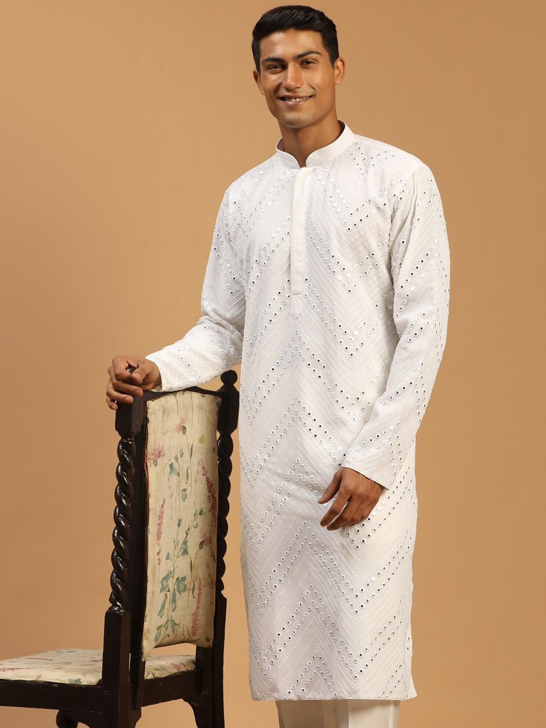 

VASTRAMAY Men Geometric Gotta Patti Georgette Kurta, White