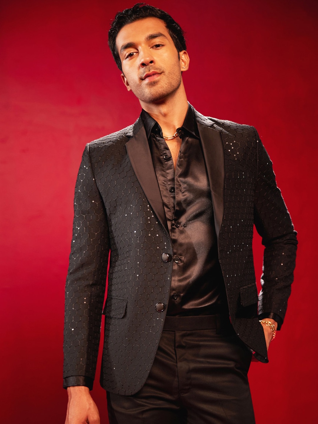 

VASTRAMAY Men Embroidered Slim Fit Single Breasted Blazers, Black