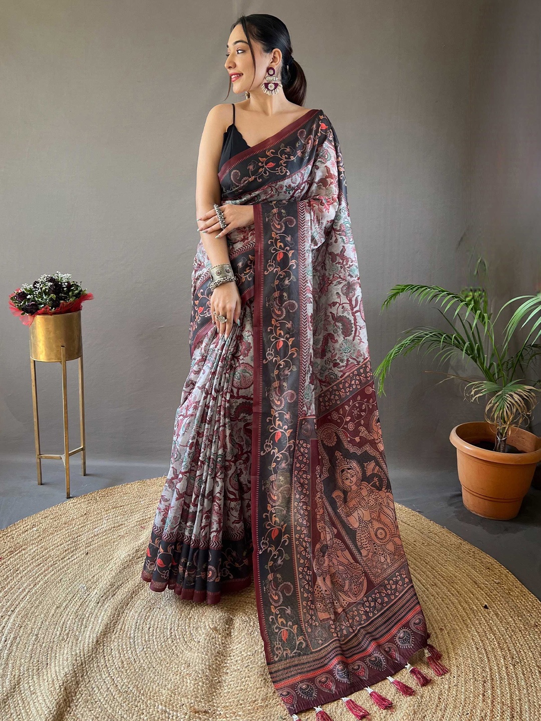 

Mitera Floral Printed Cotton Saree, Grey