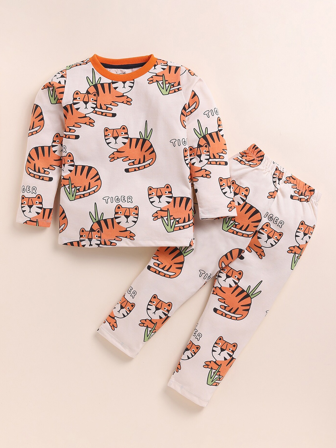 

YK Boys Graphic Printed Night Suit, Off white