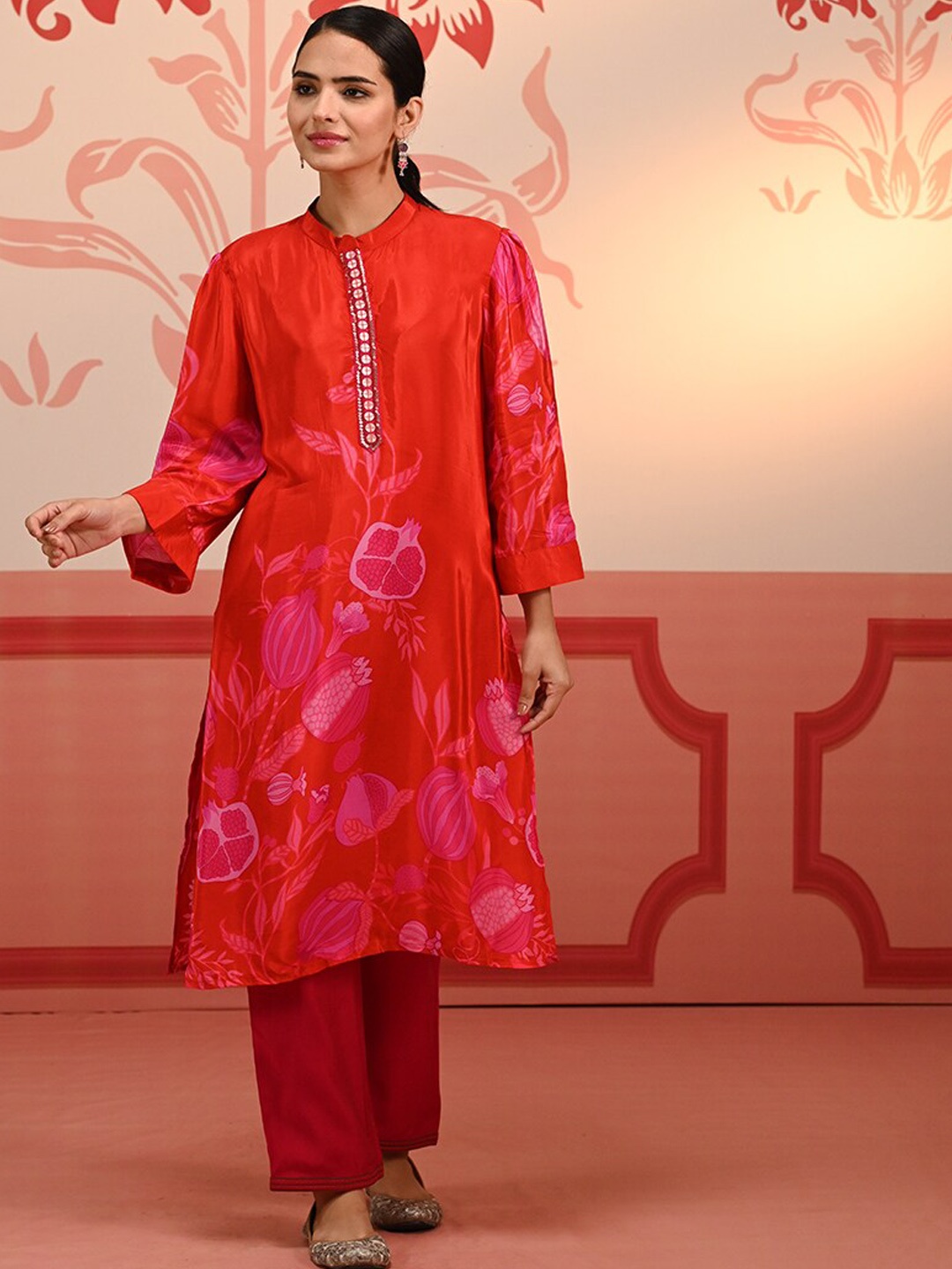 

Lakshita Floral Printed Regular Sequinned Kurta with Trousers, Red