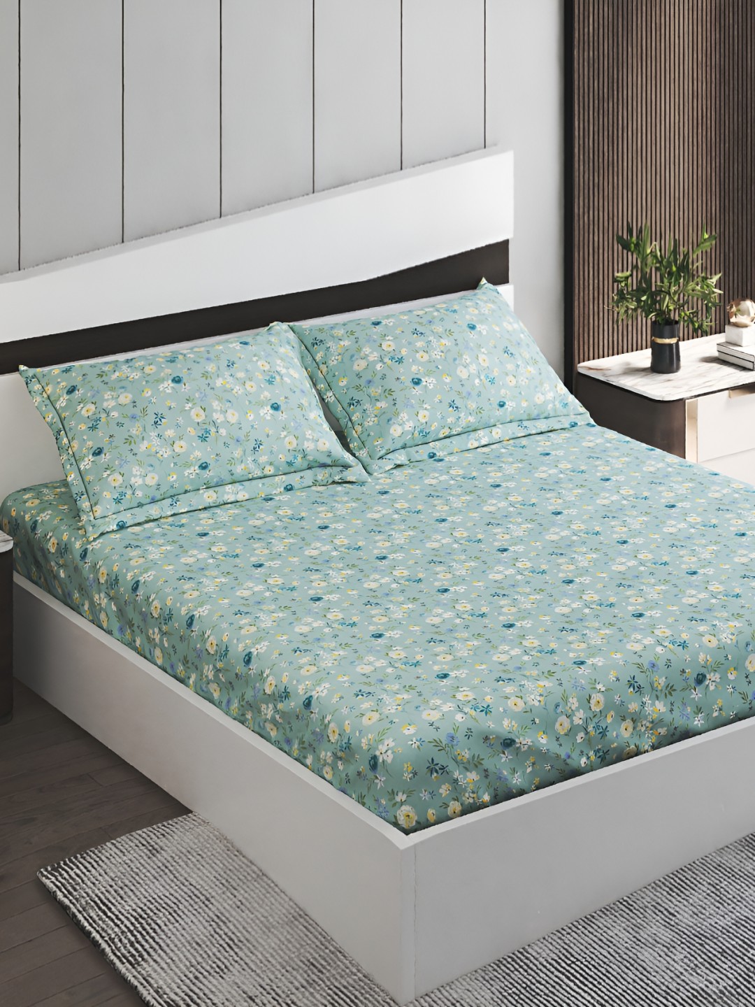 

Home Centre Green & Cream-Coloured Floral Cotton 144 TC King Bedsheet with 2 Pillow Covers