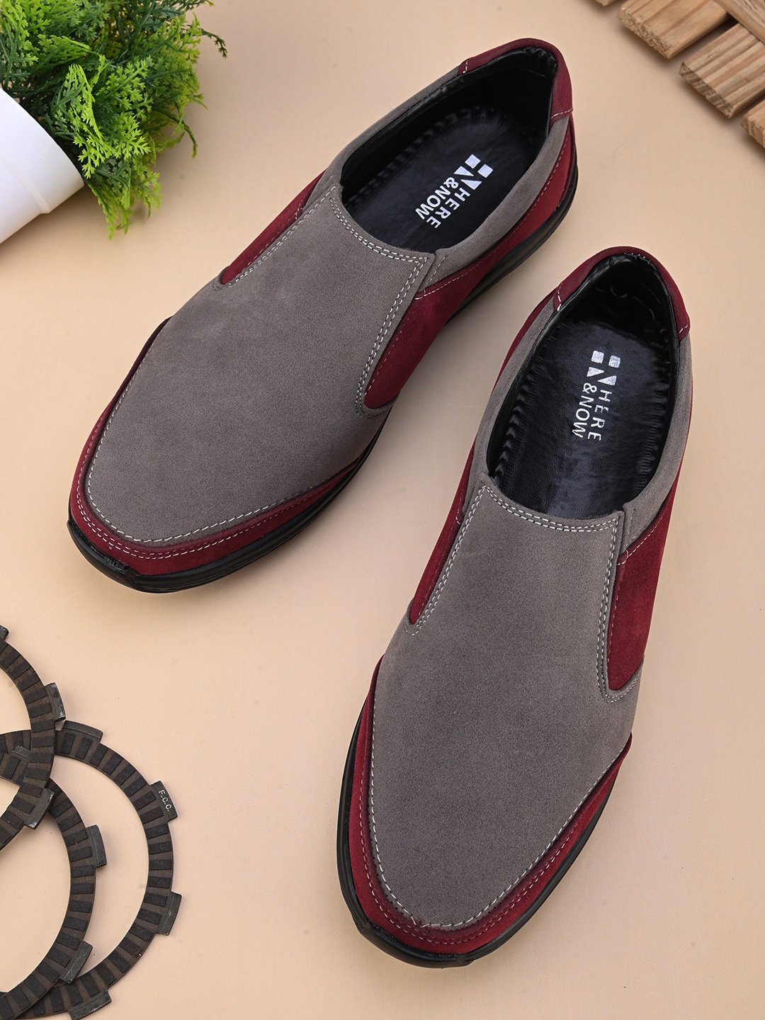 

HERE&NOW Men Colourblocked Suede Slip-On Sneakers, Red