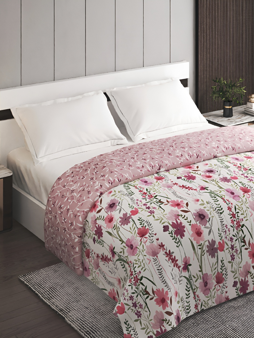 

Home Centre White & Purple Floral Printed Double Bed Comforter