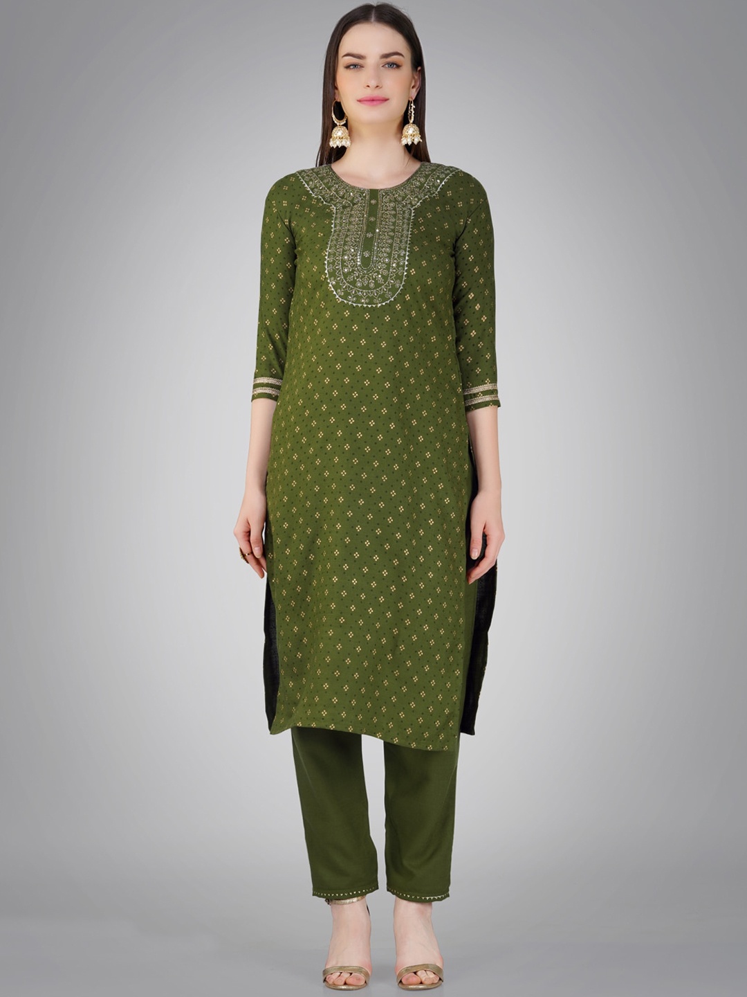 

ARADHNA Ethnic Motifs Embroidered Three-Quarter Sleeves Sequinned Kurta with Pyjamas, Green