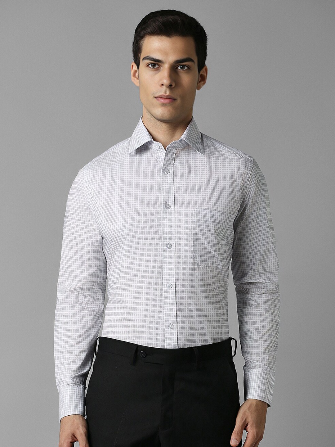 

Louis Philippe Men Opaque Striped Formal Shirt, White