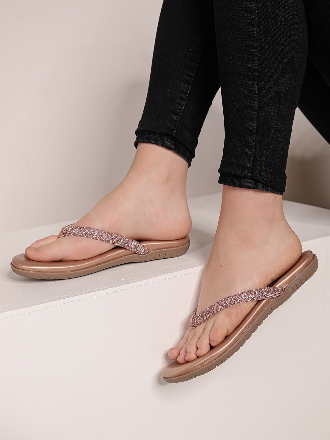 

Shezone Women Open Toe Flats with Laser Cuts, Pink