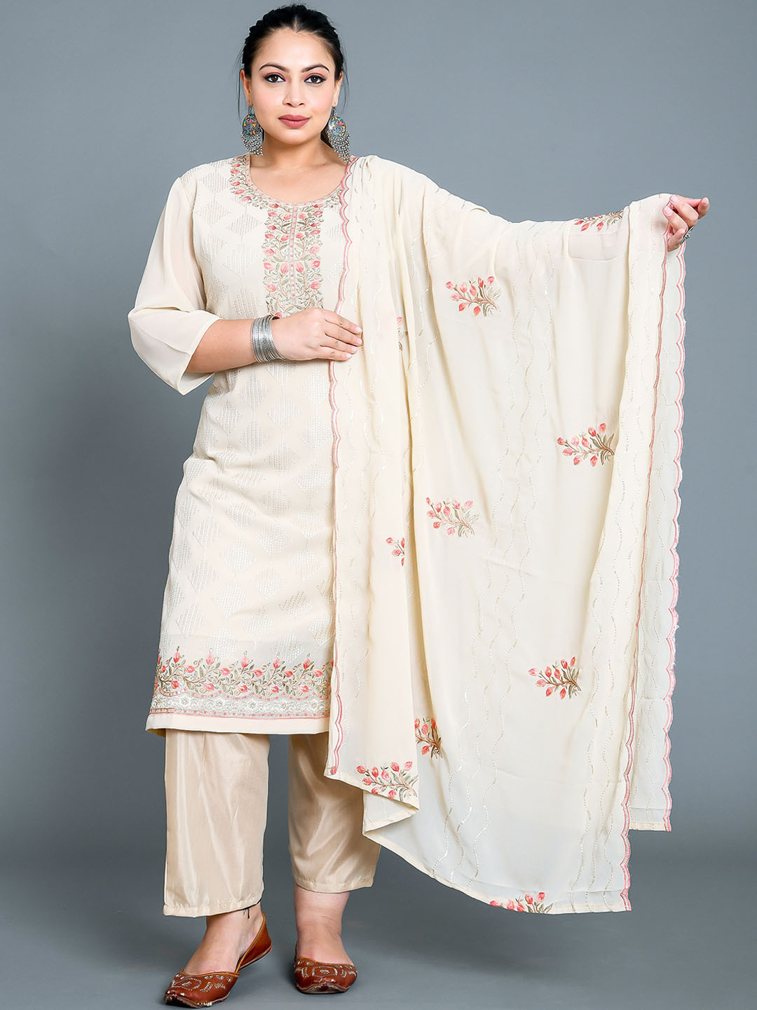 

madam PLUS Round Neck Floral Embroidered Sequinned Straight Kurta with Trouser & Dupatta, Green