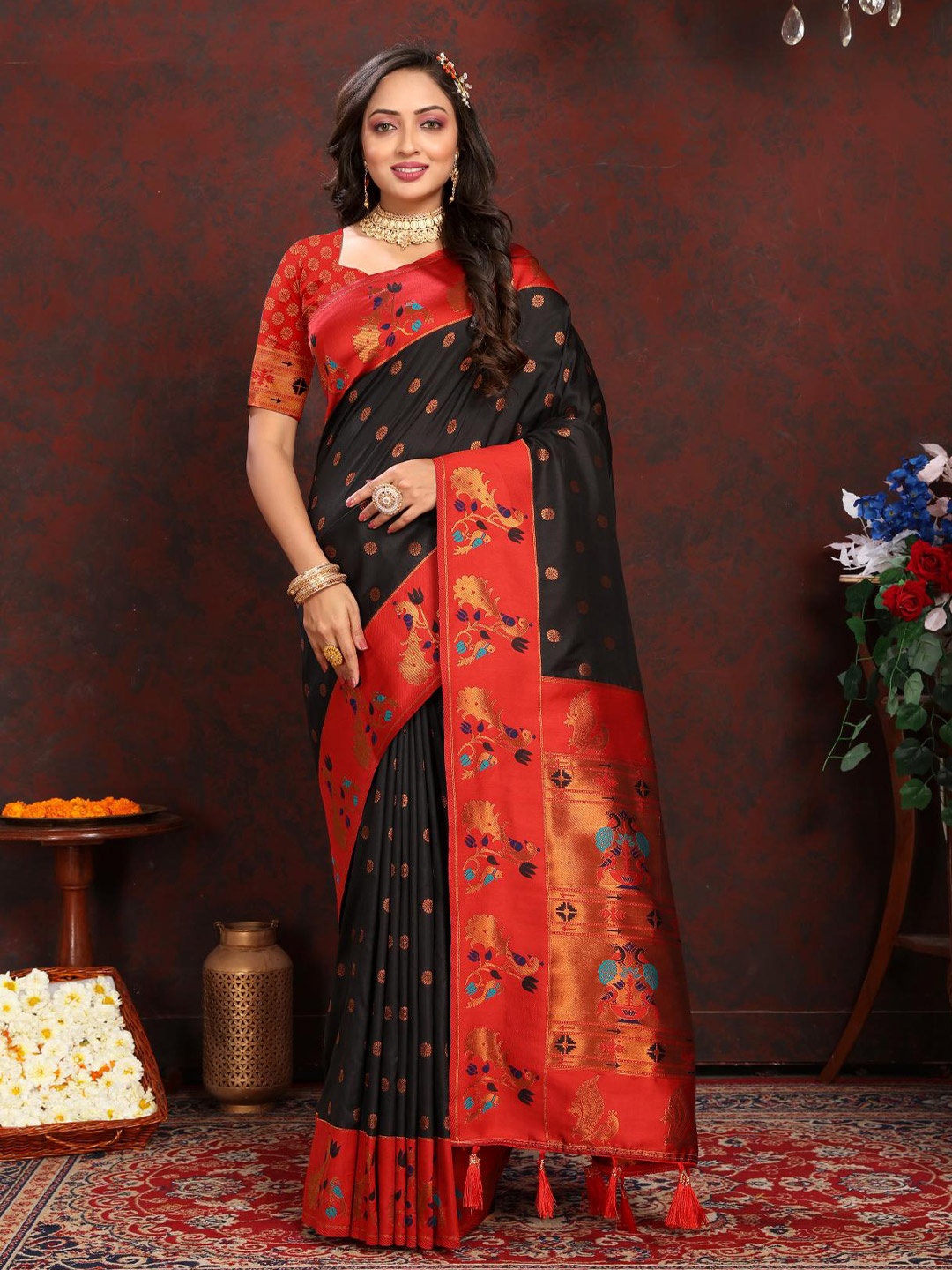 

PATIALAPICKS Ethnic Motifs Woven Design Zari Pure Silk Paithani Saree, Black