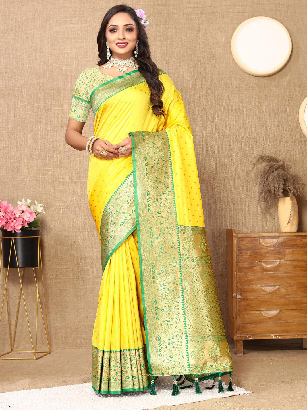 

PATIALAPICKS Ethnic Motifs Woven Design Zari Pure Silk Paithani Saree, Yellow